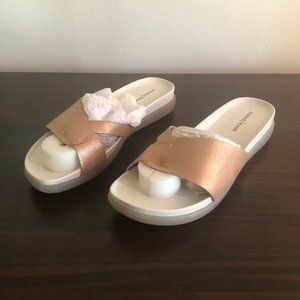 Donald J Pilner Hollie Open Toe Casual Sandal